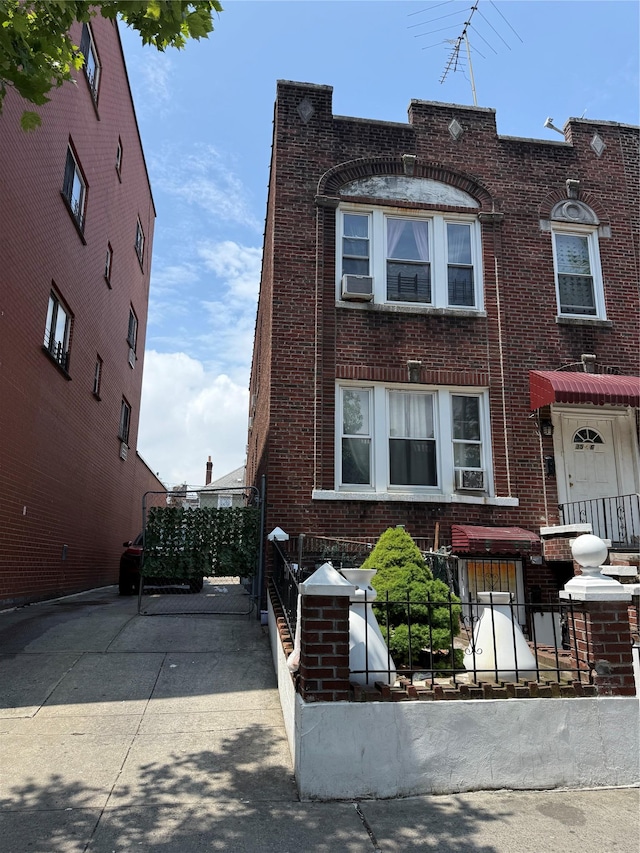 35-46 92nd St, Jackson Heights, NY 11372