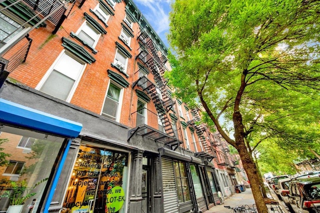 616 E 9th St Unit 2W, New York Manhattan, NY 10009 - view of building exterior