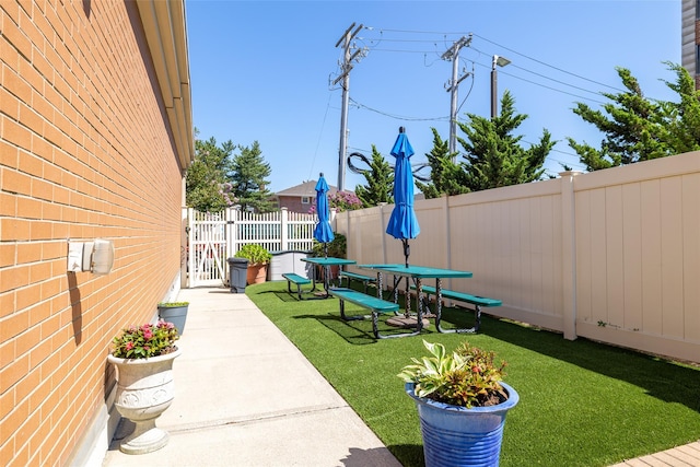 260 W Broadway Unit 2G, Long Beach, NY 11561 - view of yard
