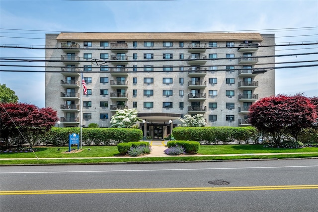 666 Pelham Rd Unit 6K, New Rochelle, NY 10805 - photo 2