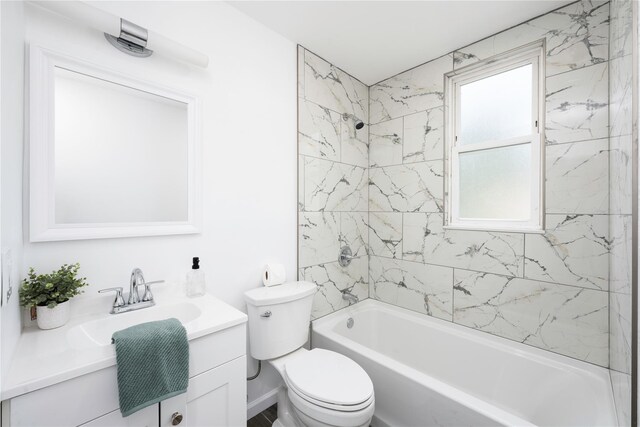 35 N St, Newburgh, NY 12550 - bathroom featuring vanity, toilet, and shower / tub combination