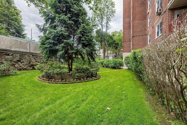 315 W 232nd St Unit 3C, Bronx, NY 10463 - view of grassy yard