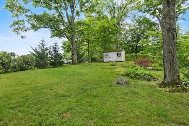 4 Hughes St, Croton-On-Hudson, NY 10520 - view of green lawn