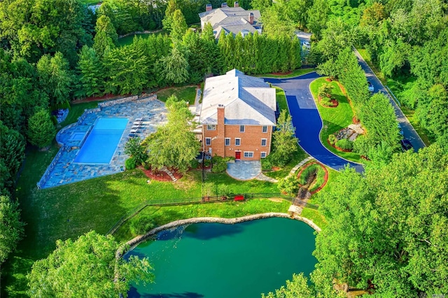 9 Stream Ct, Great Neck, NY 11024 - aerial view of a large body of water