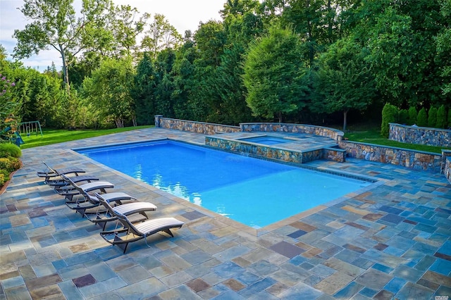 9 Stream Ct, Great Neck, NY 11024 - outdoor pool with an in-ground hot tub and a patio
