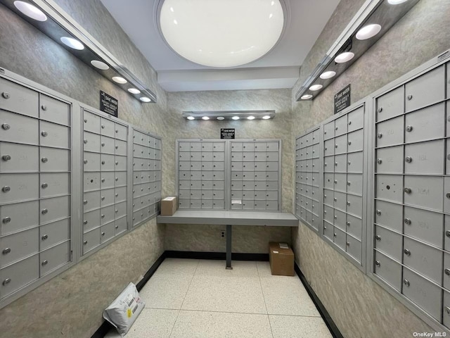 43-10 Kissena Blvd Unit 2B, Flushing, NY 11355 - surrounding community with mail area