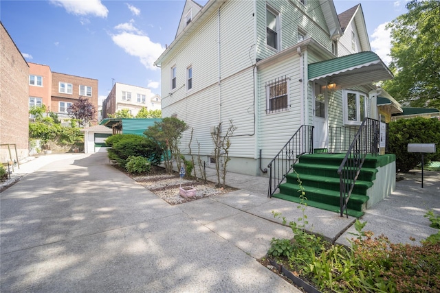 4614 Carpenter Ave, Bronx, NY 10470 - view of side of home