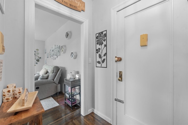 472 Gramatan Ave Unit Dd3, Mount Vernon, NY 10552 - foyer entrance with dark wood finished floors and baseboards