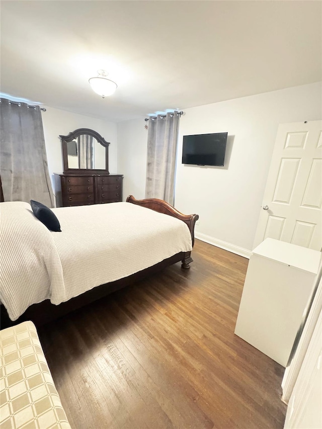1475 Thieriot Ave Unit 6E, Bronx, NY 10460 - bedroom with wood finished floors and baseboards