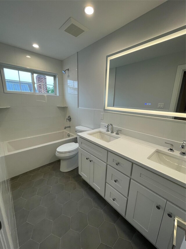 222 Latham Rd, Mineola, NY 11501 - photo 21