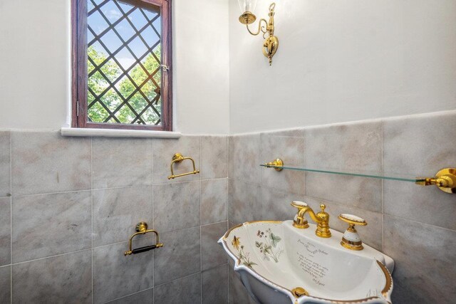 38 Country Club Dr, Port Washington, NY 11050 - photo 30