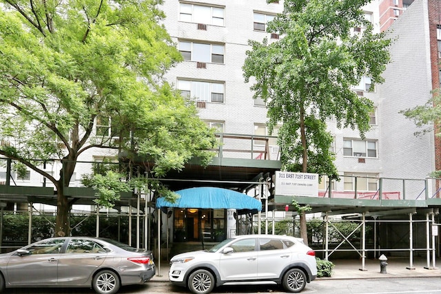 311 71st St E Unit 10A, New York Manhattan, NY 10021 - view of building exterior