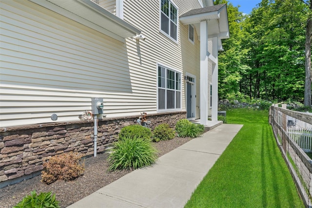 19 Woodrose Ct, Middletown, NY 10940 - property entrance with stone siding