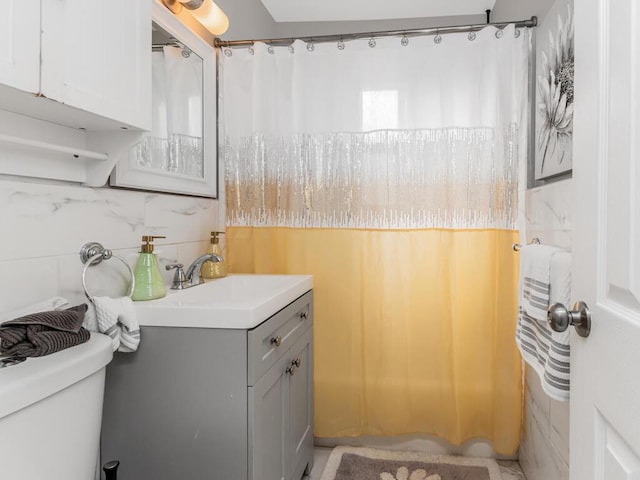 1234 Midland Ave Unit 5C, Bronxville, NY 10708 - bathroom featuring vanity, toilet, and a shower with shower curtain