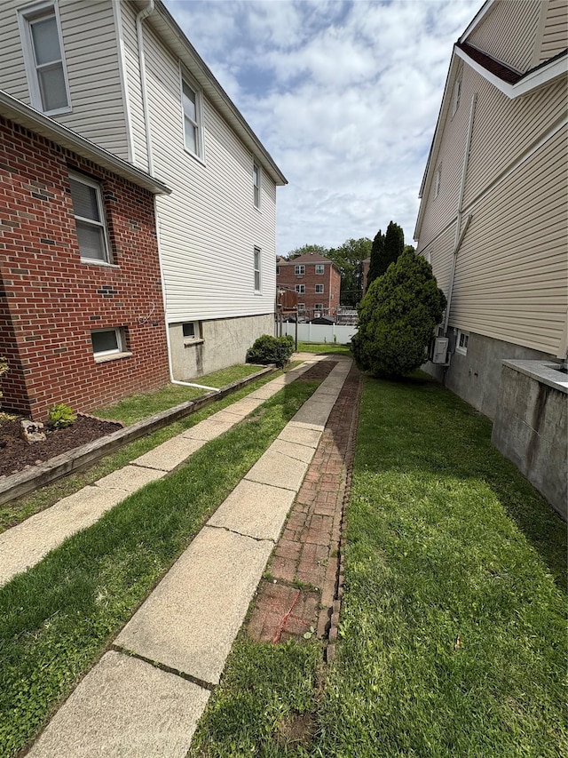840 Hollywood Ave, Bronx, NY 10465 - view of grassy yard