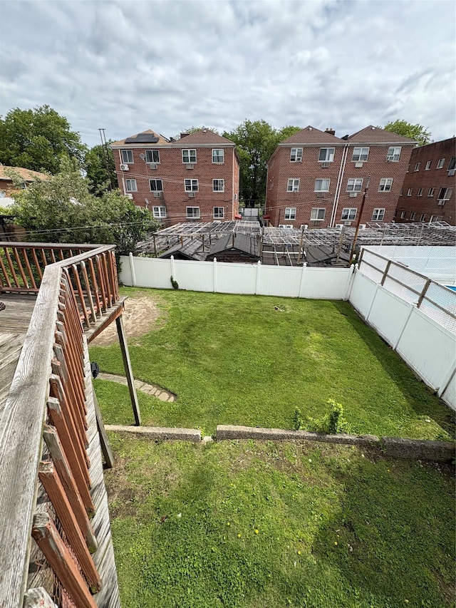 840 Hollywood Ave, Bronx, NY 10465 - view of yard