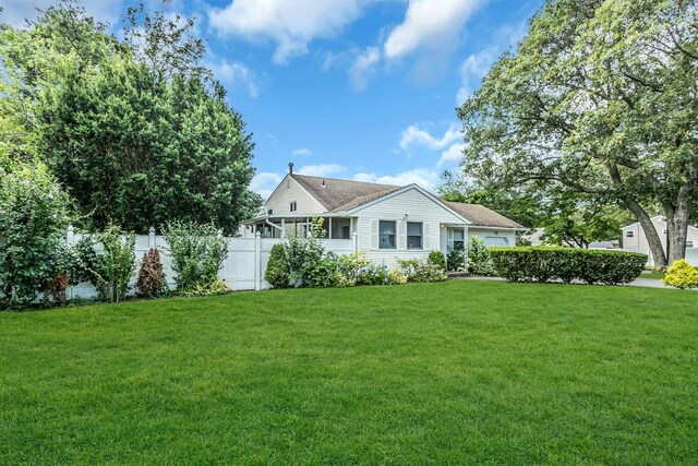 40 King Ave, Selden, NY 11784 - photo 3