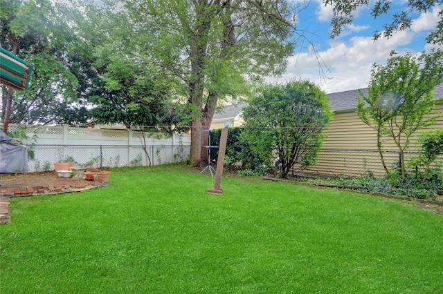 62 Herman Blvd, Franklin Square, NY 11010 - view of yard