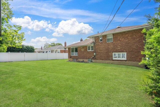 18 Birchwood Park Dr, Syosset, NY 11791 - view of yard