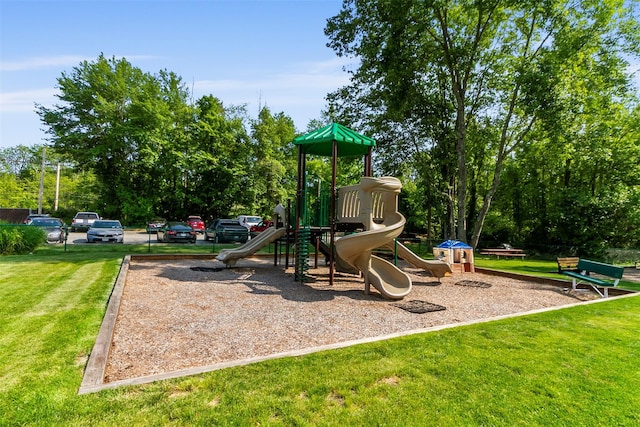 200 Diplomat Dr Unit 3D, Mount Kisco, NY 10549 - communal playground featuring a yard