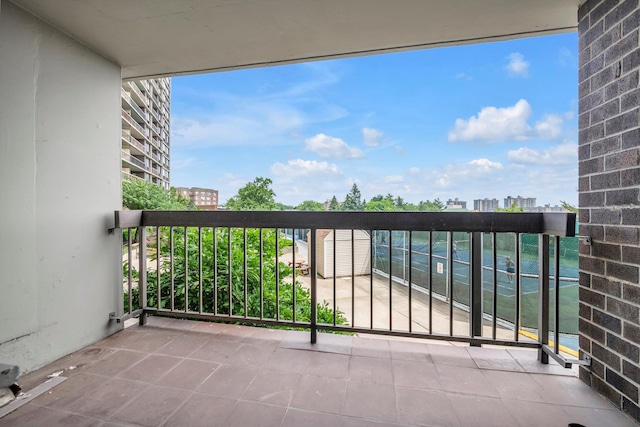 2 Bay Club Dr Unit 2B, Bayside, NY 11360 - balcony featuring a city view