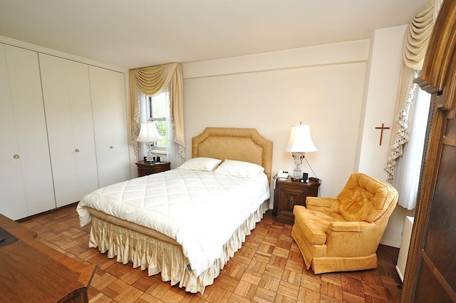 230 Garth Rd Unit 6C1, Scarsdale, NY 10583 - bedroom featuring a closet