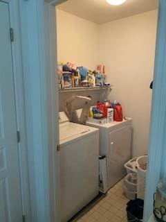 28 Torrey Pine Ln, Bay Shore, NY 11706 - laundry room featuring washer and dryer