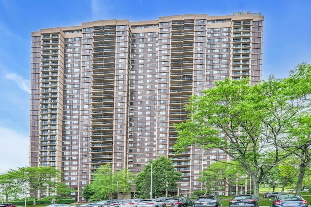 269-10 Grand Central Pkwy Unit 32P, Floral Park, NY 11005 - photo 1
