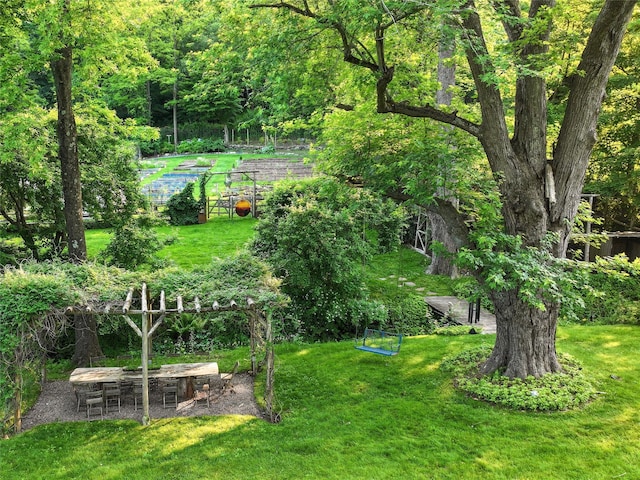 501 Guard Hill Rd, Bedford, NY 10506 - view of grassy yard