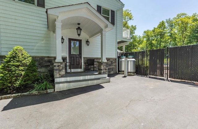 10 Woods Edge Ct, Hauppauge, NY 11788 - property entrance with stone siding
