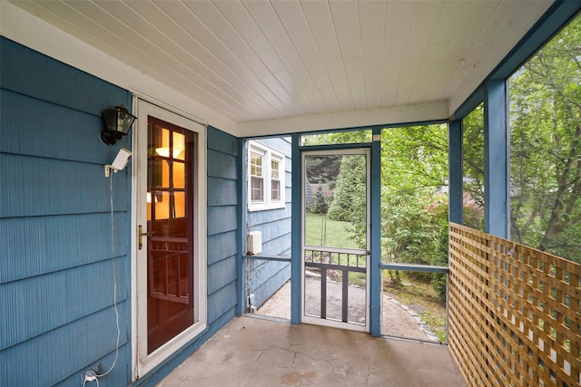 329 Simpson Pl, Peekskill, NY 10566 - unfurnished sunroom featuring plenty of natural light