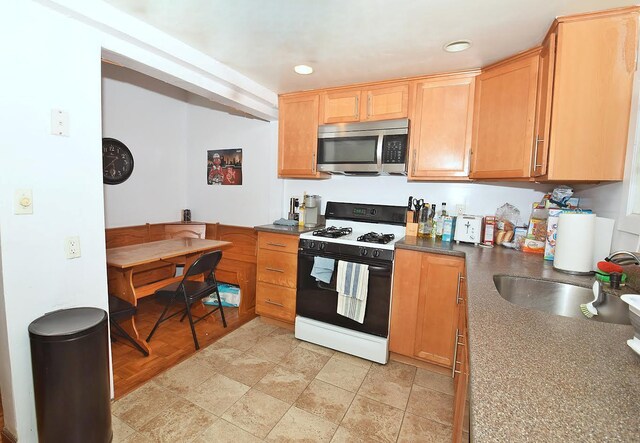 8102 164th Pl, Jamaica Hills, NY 11432 - photo 25