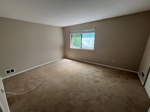 13 Timber Rdg, Mount Kisco, NY 10549 - carpeted empty room featuring baseboards
