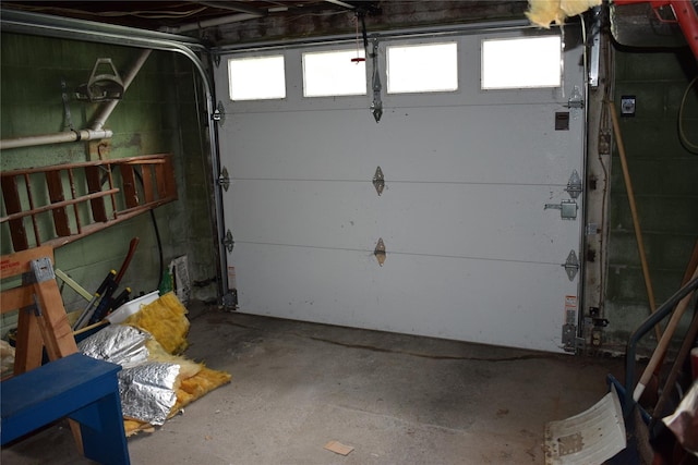 25 Alda Dr, Poughkeepsie, NY 12603 - view of garage
