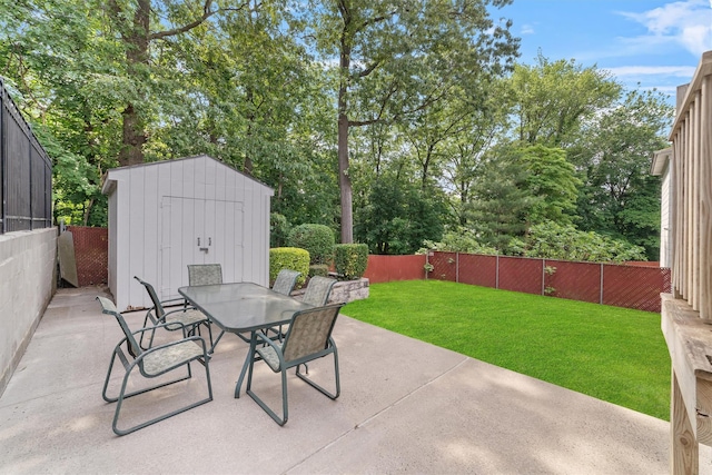 336 Mile Square Rd, Yonkers, NY 10701 - view of patio with outdoor dining area
