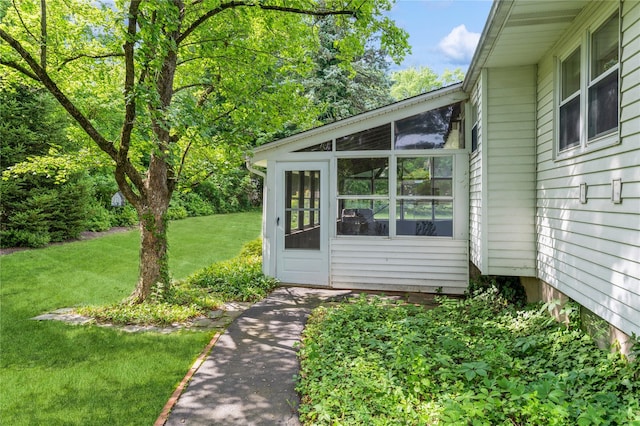 4 Roland Ct, Nanuet, NY 10954 - view of green lawn with a sunroom