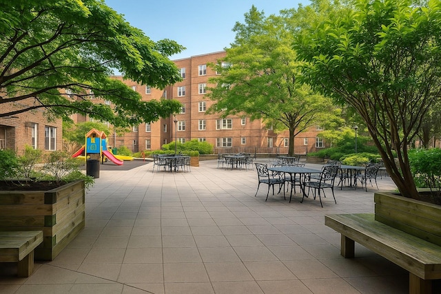 70-20 108th St Unit 4C, Forest Hills, NY 11375 - view of home's community