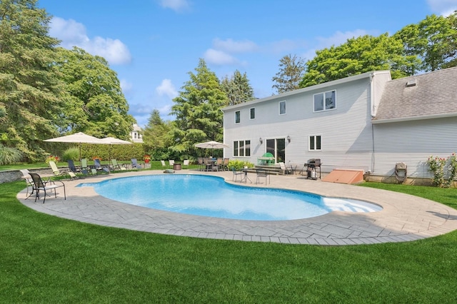 26405 Main Rd, Cutchogue, NY 11935 - swimming pool with a patio area and a yard