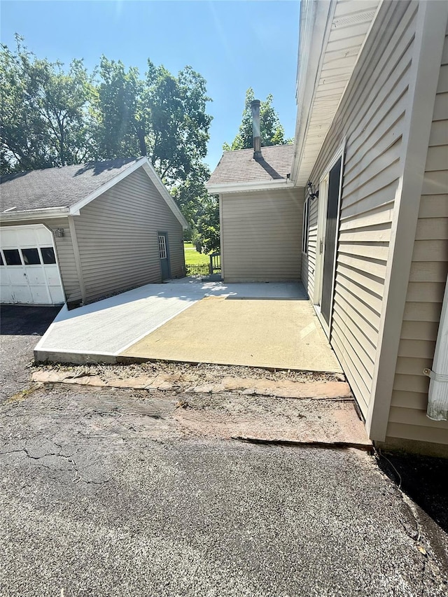 281 Union Ave, New Windsor, NY 12553 - view of garage