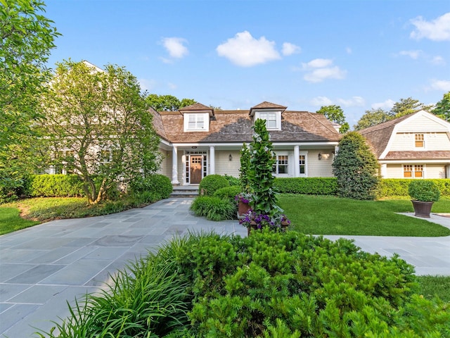 27 Red Ground Rd, Old Westbury, NY 11568 - shingle-style home featuring a front yard
