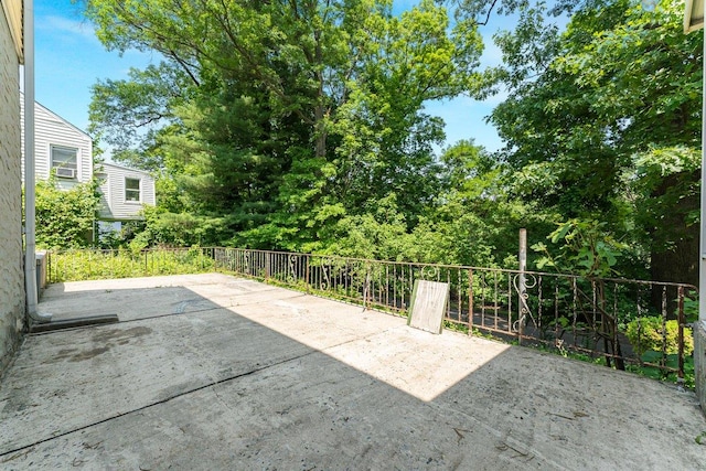 17 Linn Pl, Yonkers, NY 10705 - view of patio / terrace