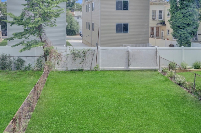 161 Wright St, Staten Island, NY 10304 - view of yard