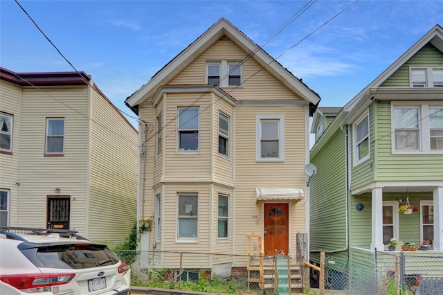 161 Wright St, Staten Island, NY 10304 - view of front facade with a fenced front yard