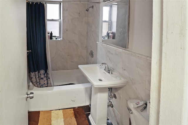 2105 Wallace Ave Unit 4A, Bronx, NY 10462 - full bath with plenty of natural light, shower / bath combination with curtain, and tile walls