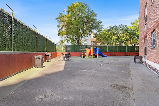 61-15 97th St Unit 8M, Rego Park, NY 11374 - view of patio