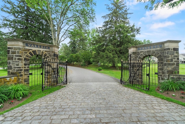 341 Furnace Dock Rd Unit 30, Cortlandt Manor, NY 10567 - view of gate