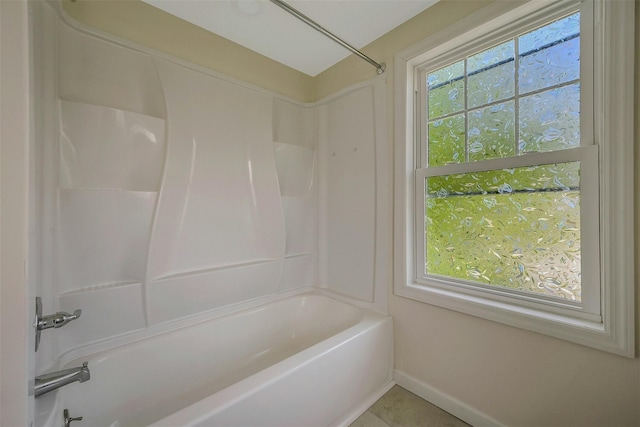 506 Raynor Ave, Riverhead, NY 11901 - full bath featuring washtub / shower combination and baseboards
