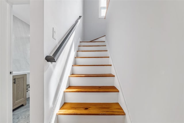 1779 Aladdin Ave, New Hyde Park, NY 11040 - view of stairway