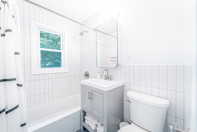 9 Higgins Trl, Monroe, NY 10950 - bathroom featuring shower / tub combo with curtain, vanity, and tile walls