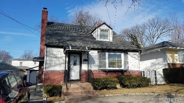 492 Pershing Blvd, Rockville Centre, NY 11570 - photo 1